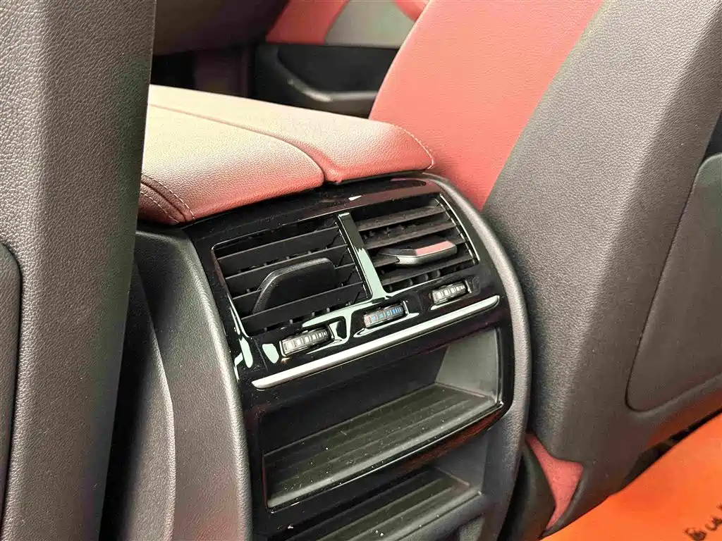 BMW 5 Series New Energy 2021 — фото 13