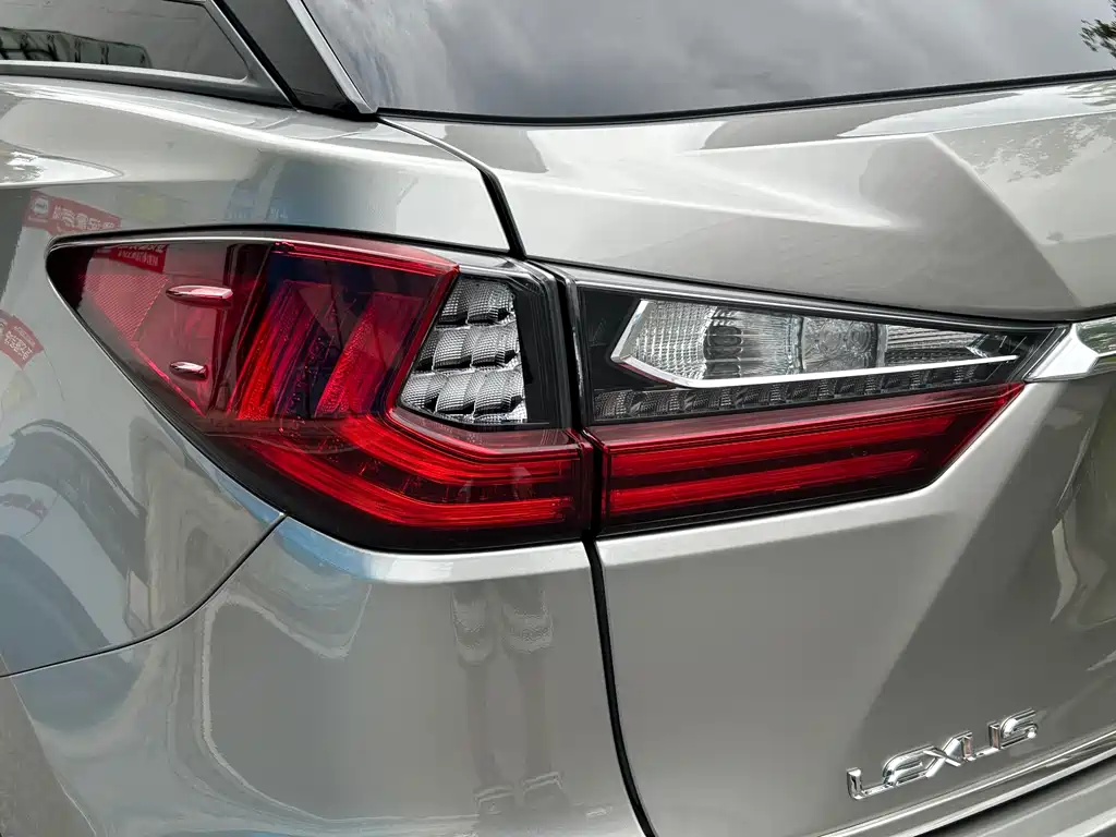 Lexus RX 2018 — фото 28