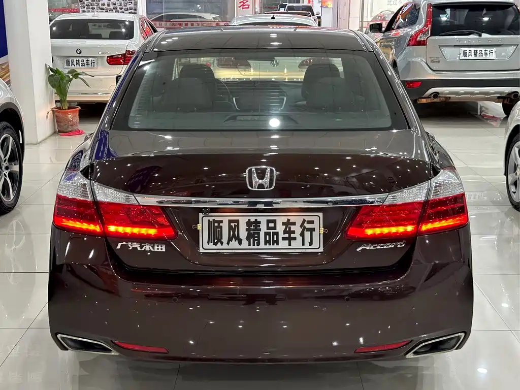 Honda Accord 2014 — фото 23