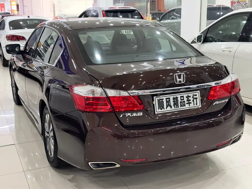 Honda Accord 2014 — фото 26