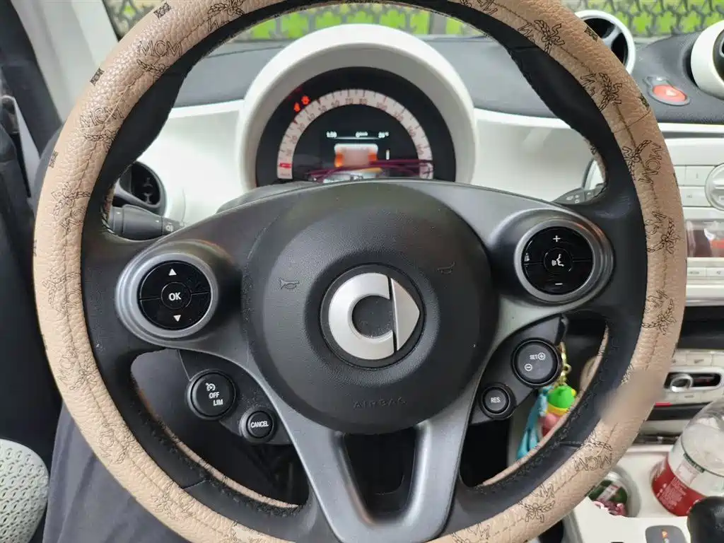 smart Fortwo 2016 — фото 11