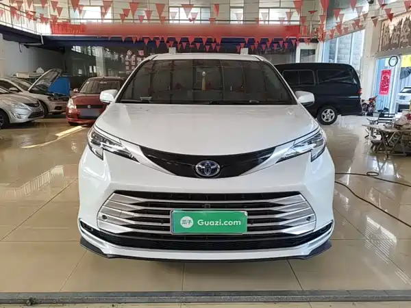 Toyota Sienna 2023