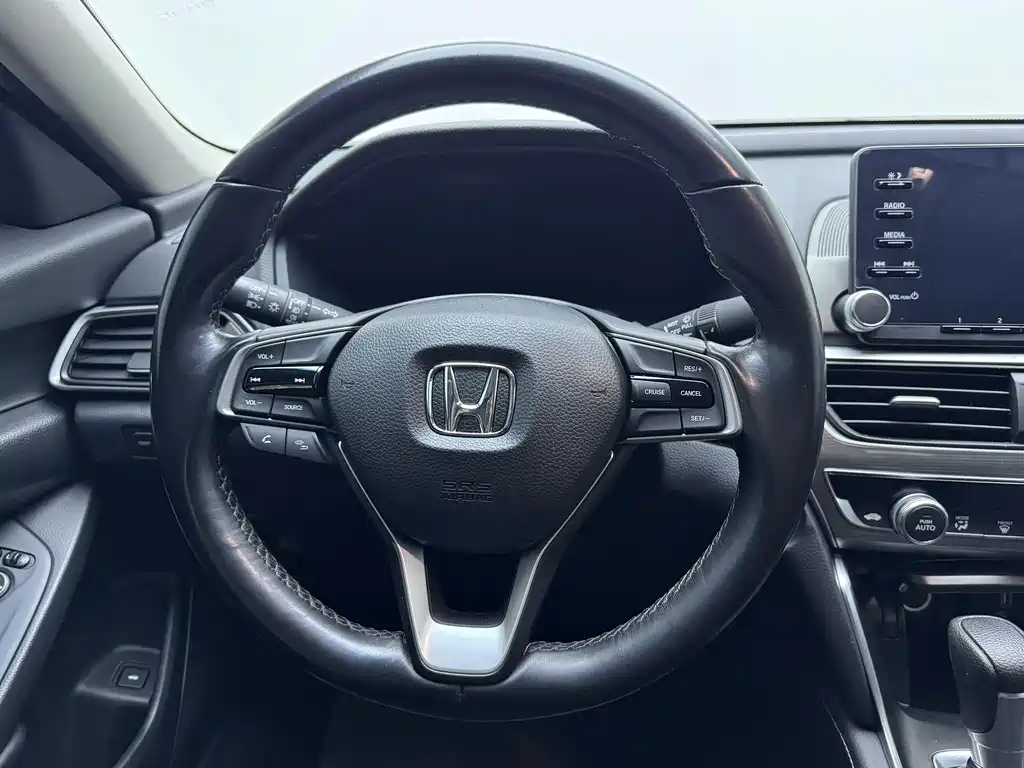 Honda Accord 2021 — фото 13