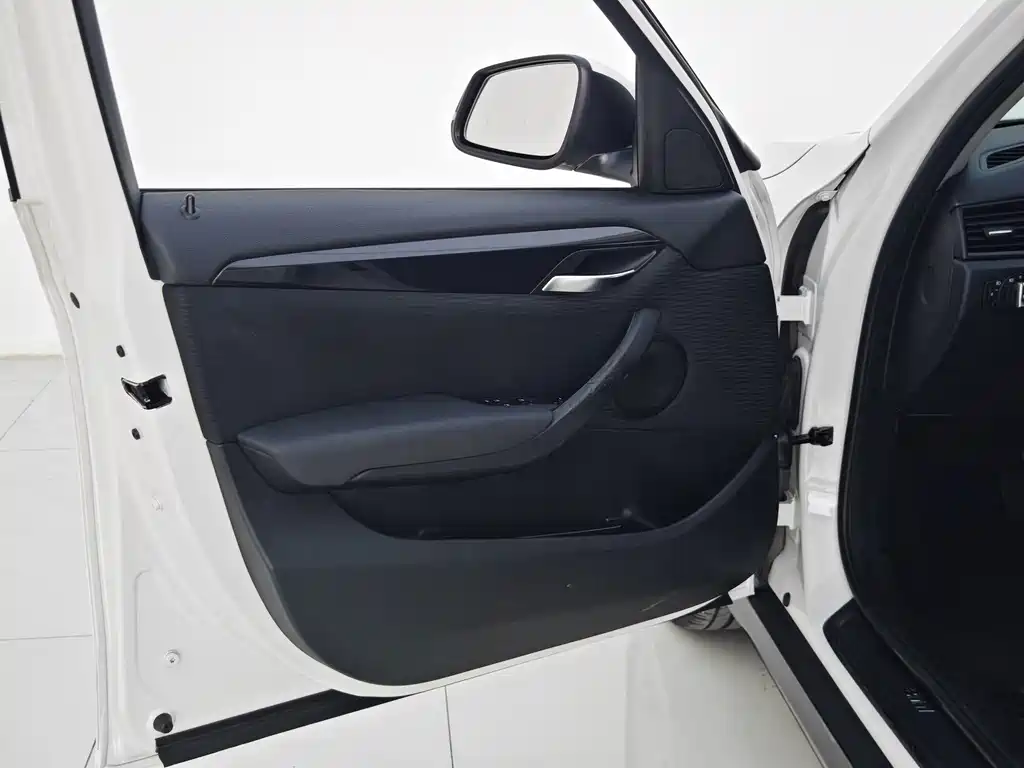 BMW X1 2016 — фото 13