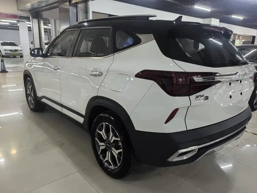 Kia KX3 2021 — фото 3