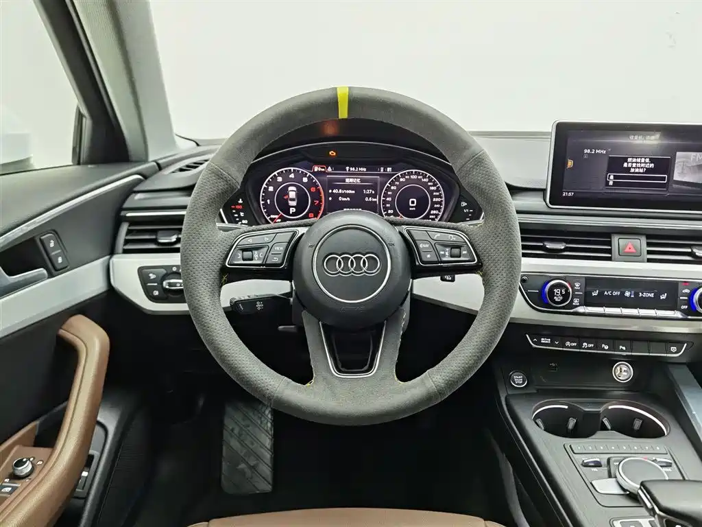 Audi A4L 2019 — фото 11