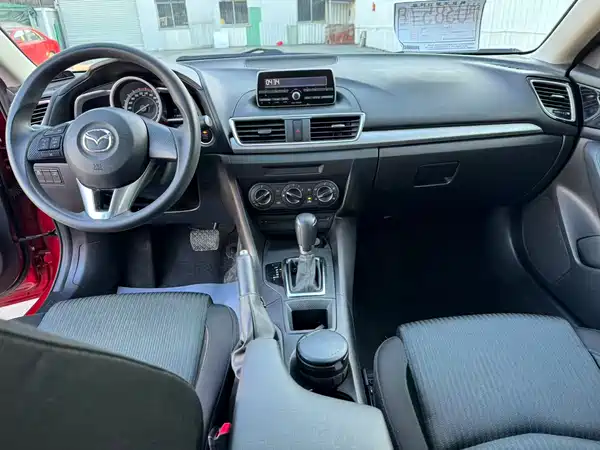 Mazda 3 Axela 2016