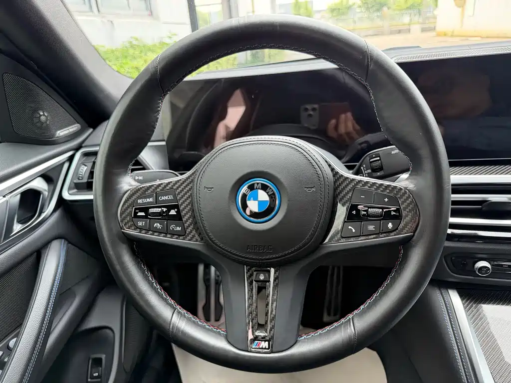 BMW i4 M 2024 — фото 14