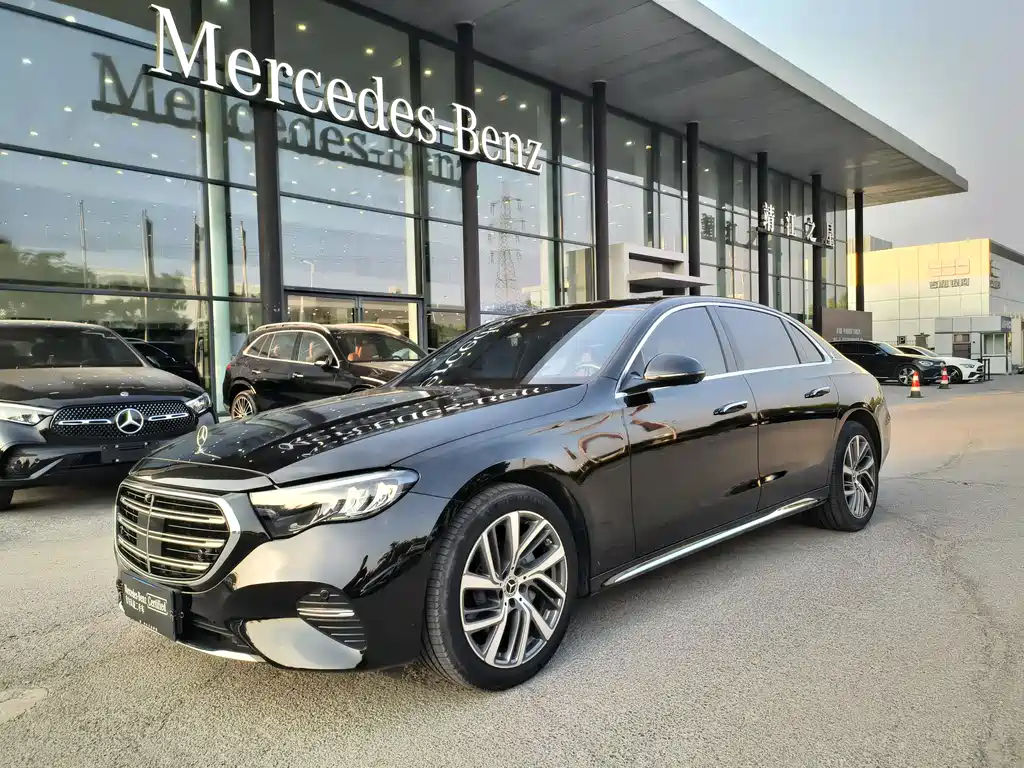 Mercedes-Benz E-Class 2024 — фото 1