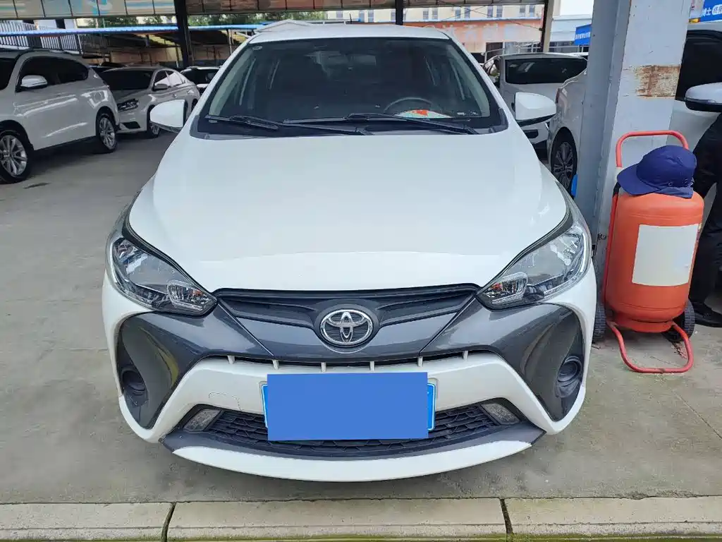 Toyota Yaris L 2019 — фото 2