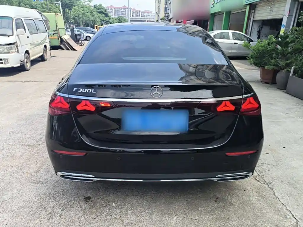 Mercedes-Benz E-Class 2025
