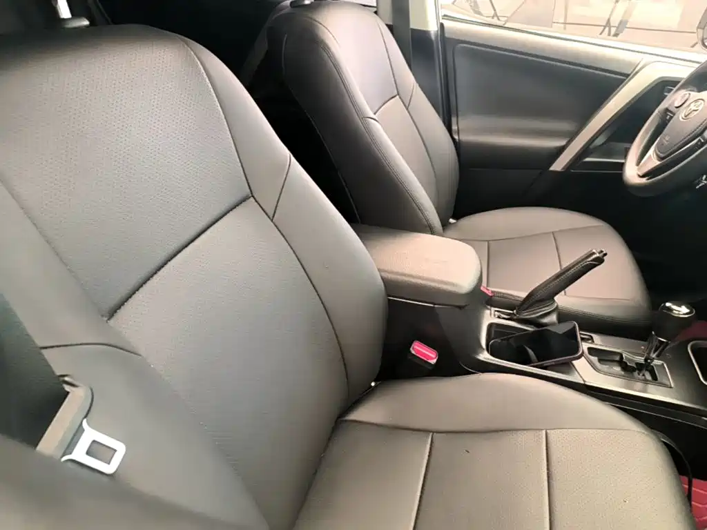 Toyota RAV4 2016 — фото 25