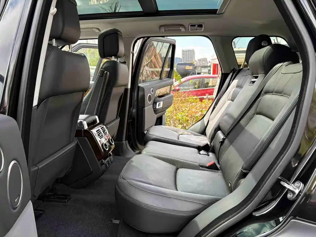Land Rover Range Rover 2021 — фото 11