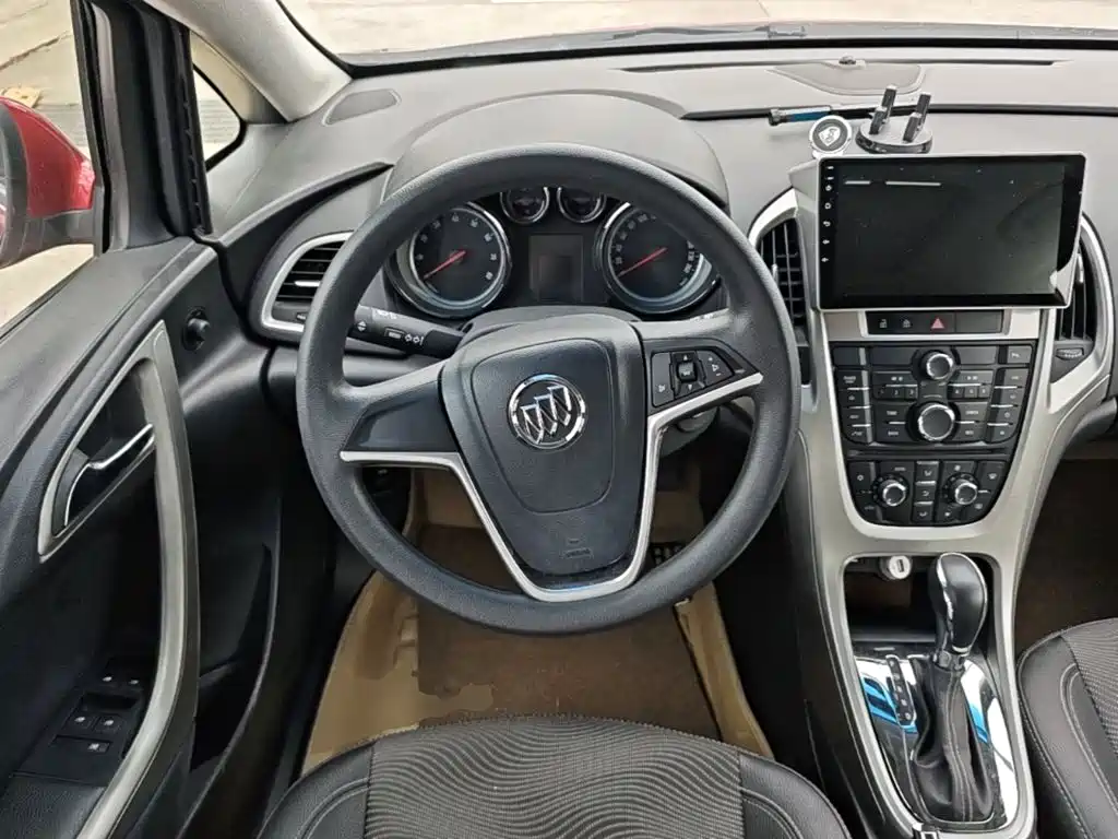 Buick Excelle 2015 — фото 11