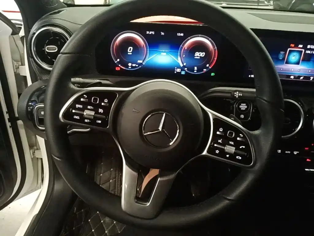 Mercedes-Benz A-Class 2021 — фото 11