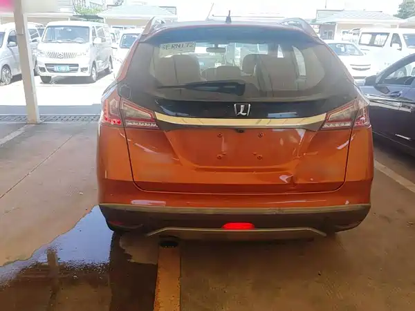 Luxgen You6 SUV 2015