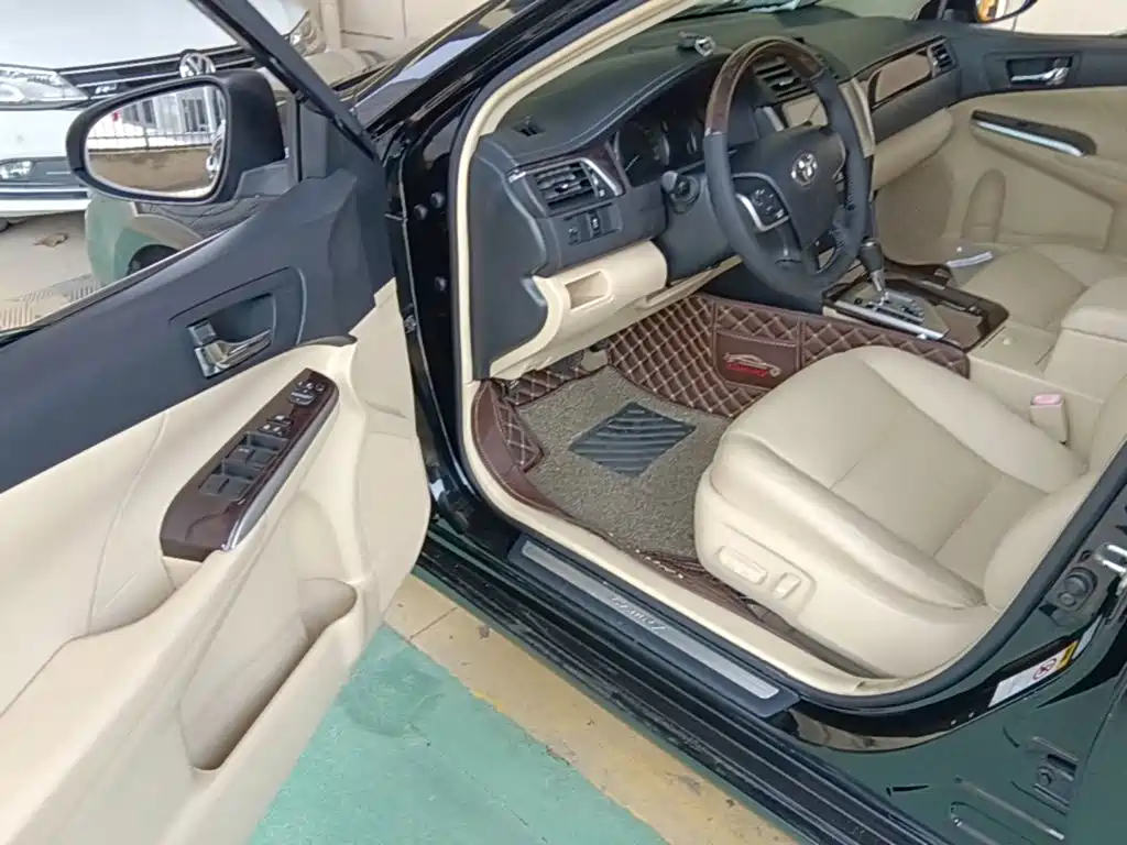 Toyota Camry 2015 — фото 16