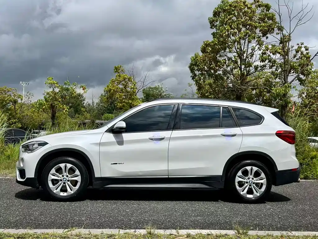 BMW X1 2017 — фото 11
