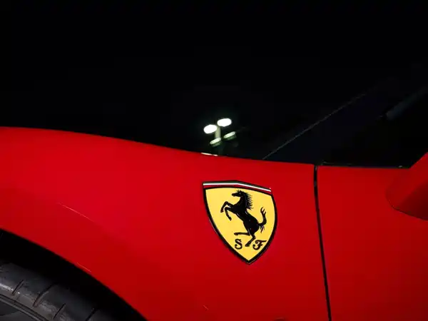 Ferrari F8 2021