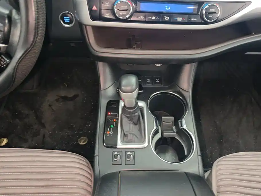 Toyota Highlander 2020 — фото 16