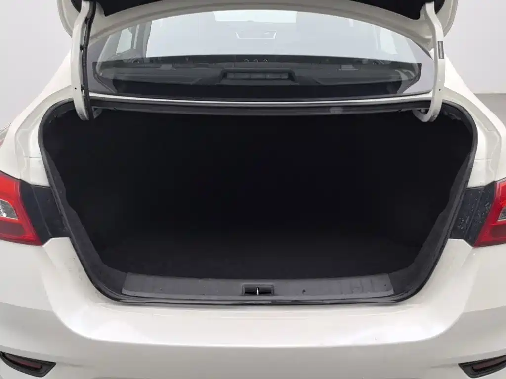 Nissan Sylphy 2022 — фото 16