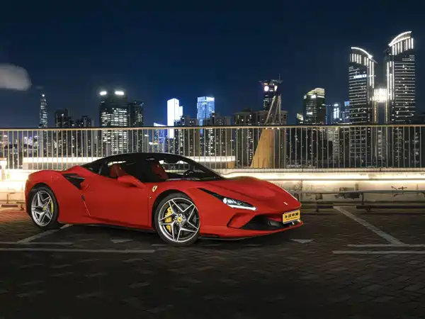Ferrari F8 2021