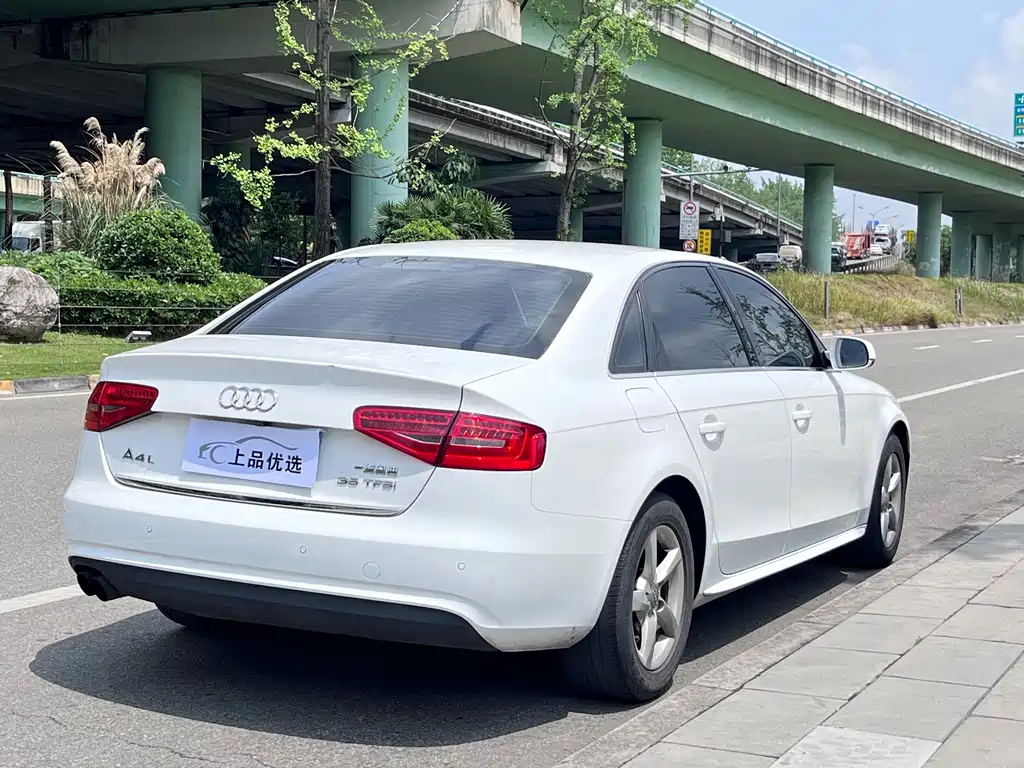 Audi A4L 2015 — фото 20