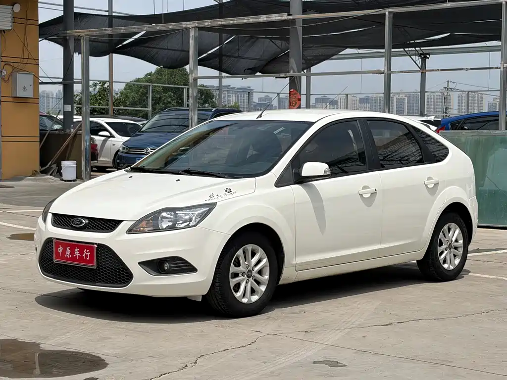 Ford Focus 2014 — фото 1