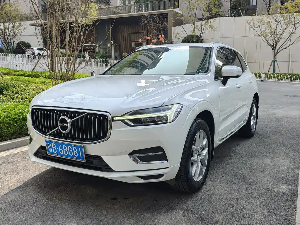 Volvo XC60 2020 — фото 1