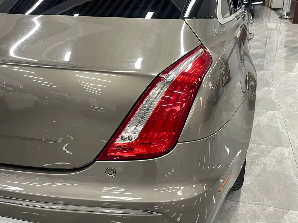 Jaguar XJ 2012 — фото 20