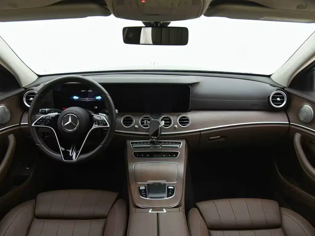 Mercedes-Benz E-Class 2022