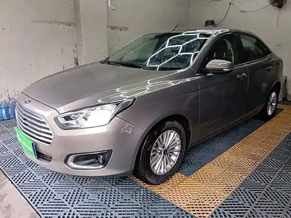 Ford Escort 2015