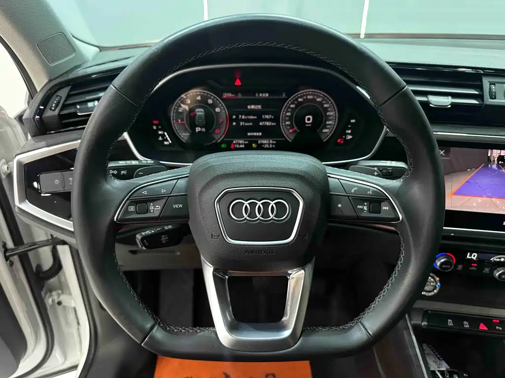 Audi Q3 2023 — фото 11