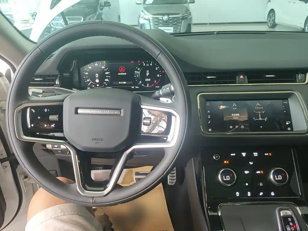 Land Rover Range Rover Evoque 2022 — фото 11
