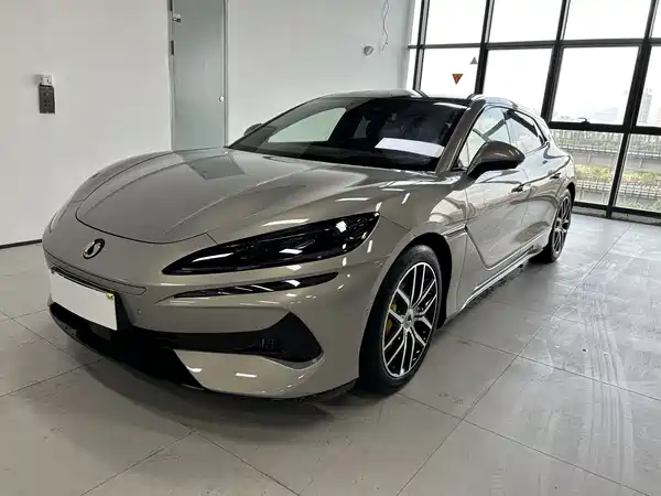 Denza Z9GT 2025