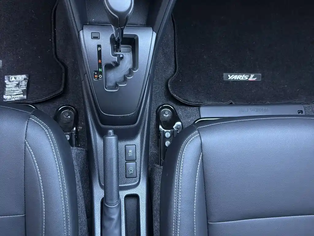 Toyota Yaris L 2023 — фото 9