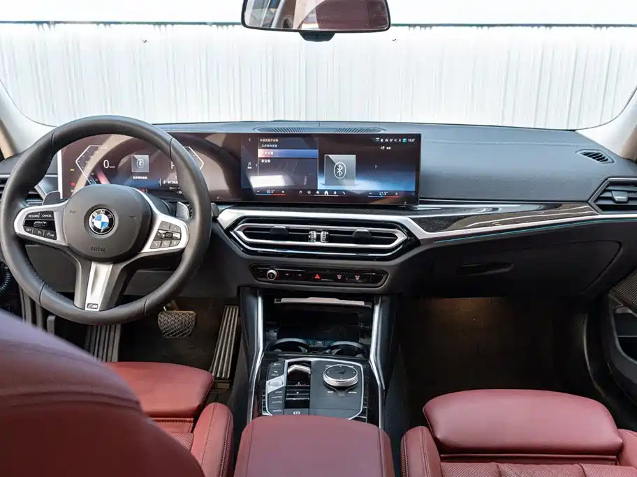 BMW 3 Series 2024 — фото 14
