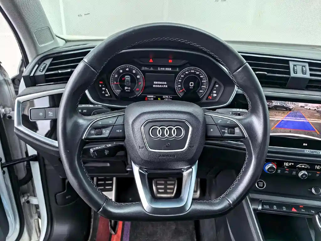 Audi Q3 2022 — фото 8