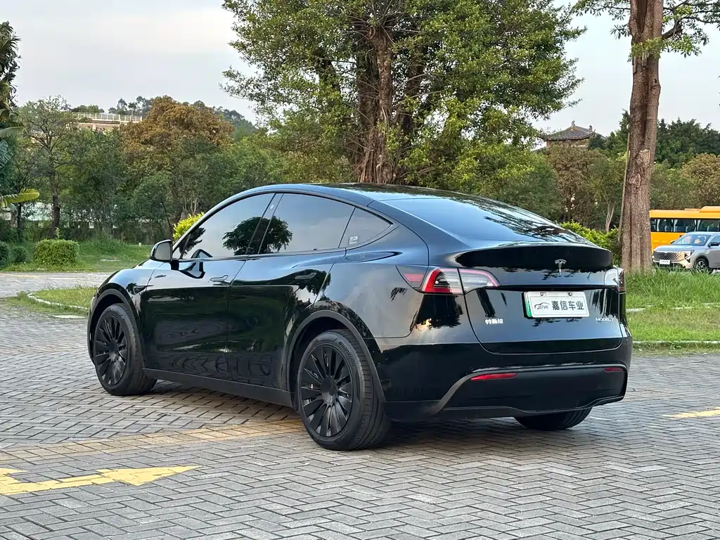 Tesla Model Y 2022 — фото 7