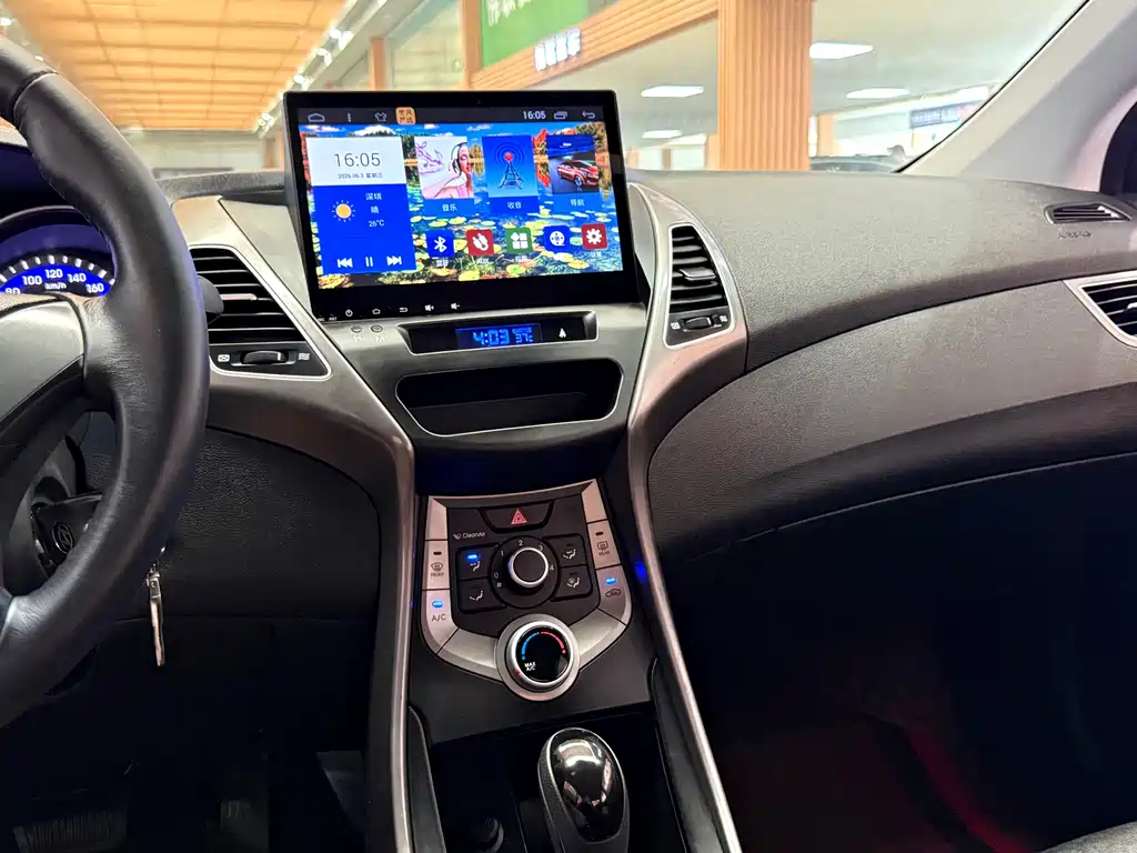 Hyundai Elantra Langdong 2018 — фото 19