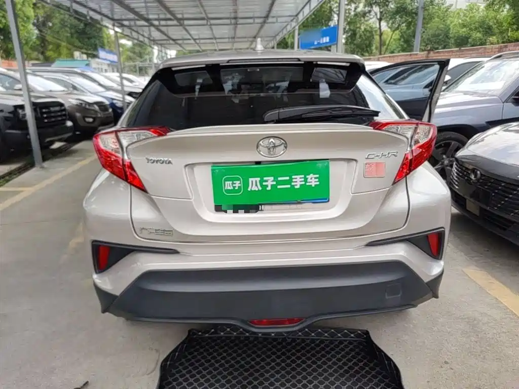 Toyota C-HR 2021 — фото 6