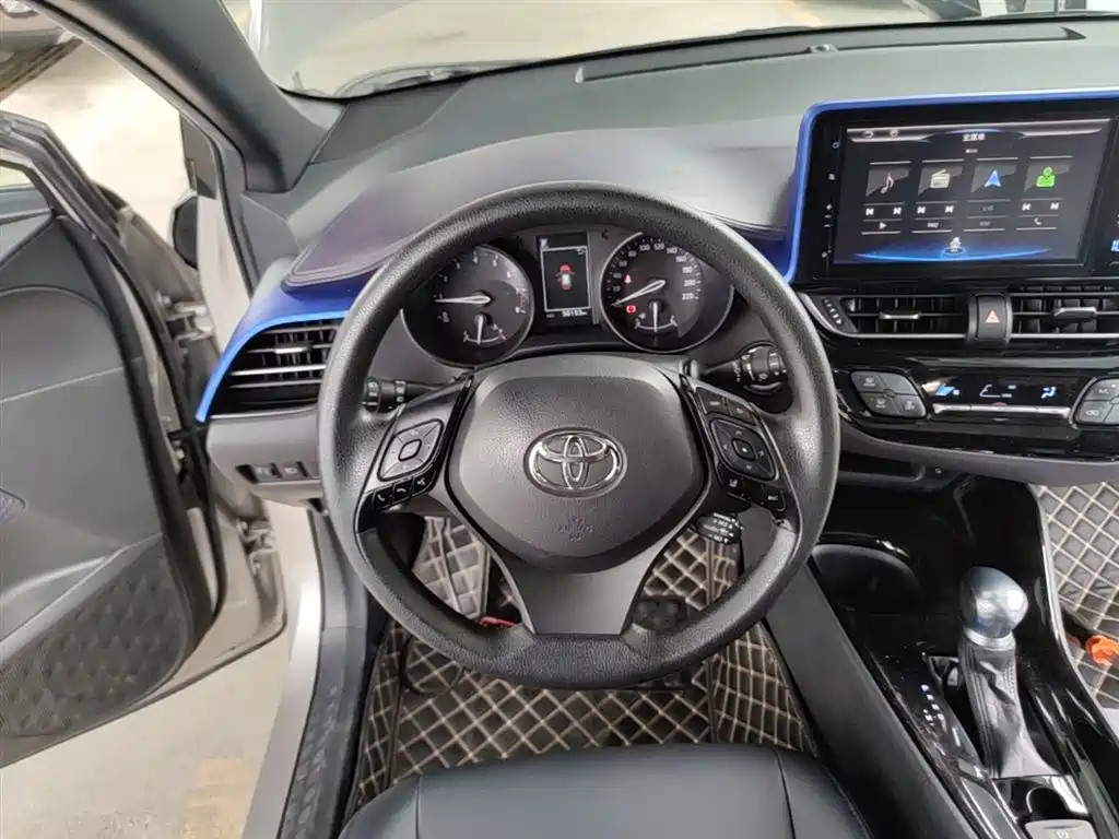 Toyota C-HR 2021 — фото 11
