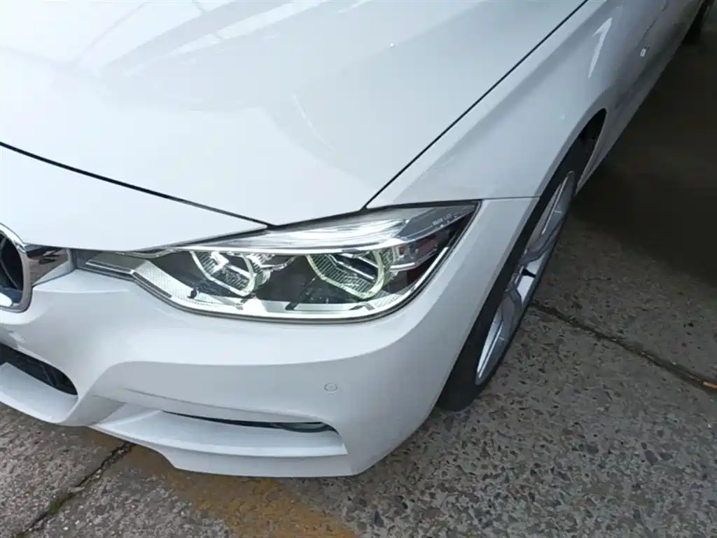BMW 3 Series 2017 — фото 24
