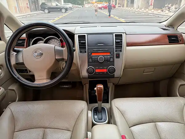 Nissan Tiida 2009