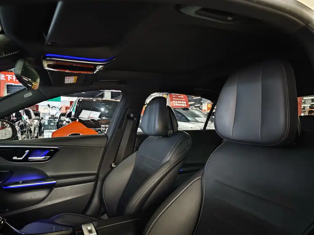 Mercedes-Benz C-Class 2023 — фото 6
