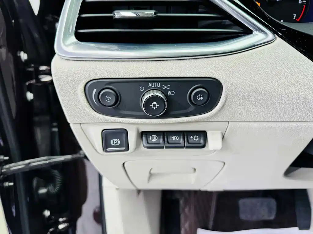 Buick Enclave 2021 — фото 11