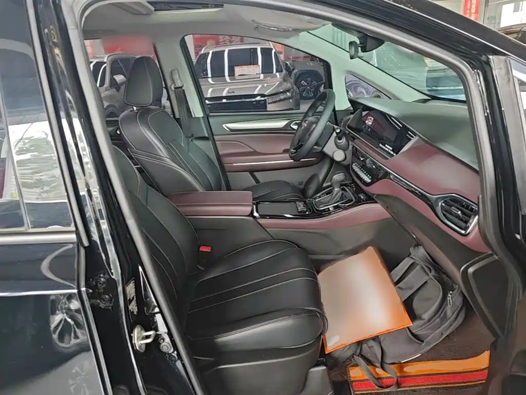GAC Motor Trumpchi M6 2025 — фото 25