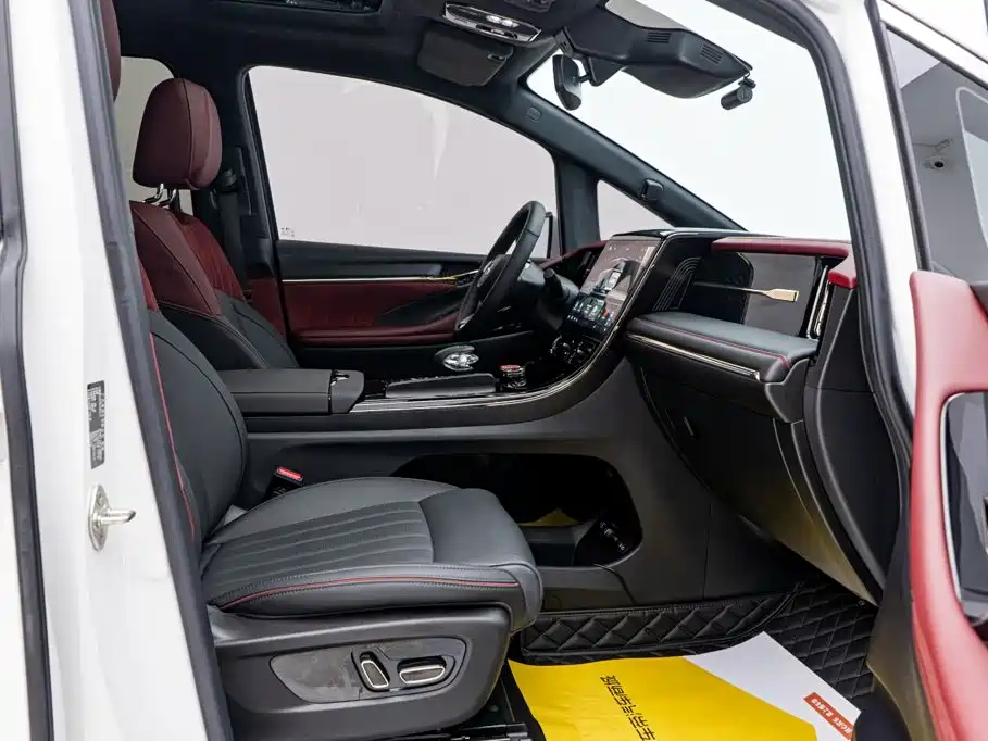 GAC Trumpchi M8 2025 — фото 21