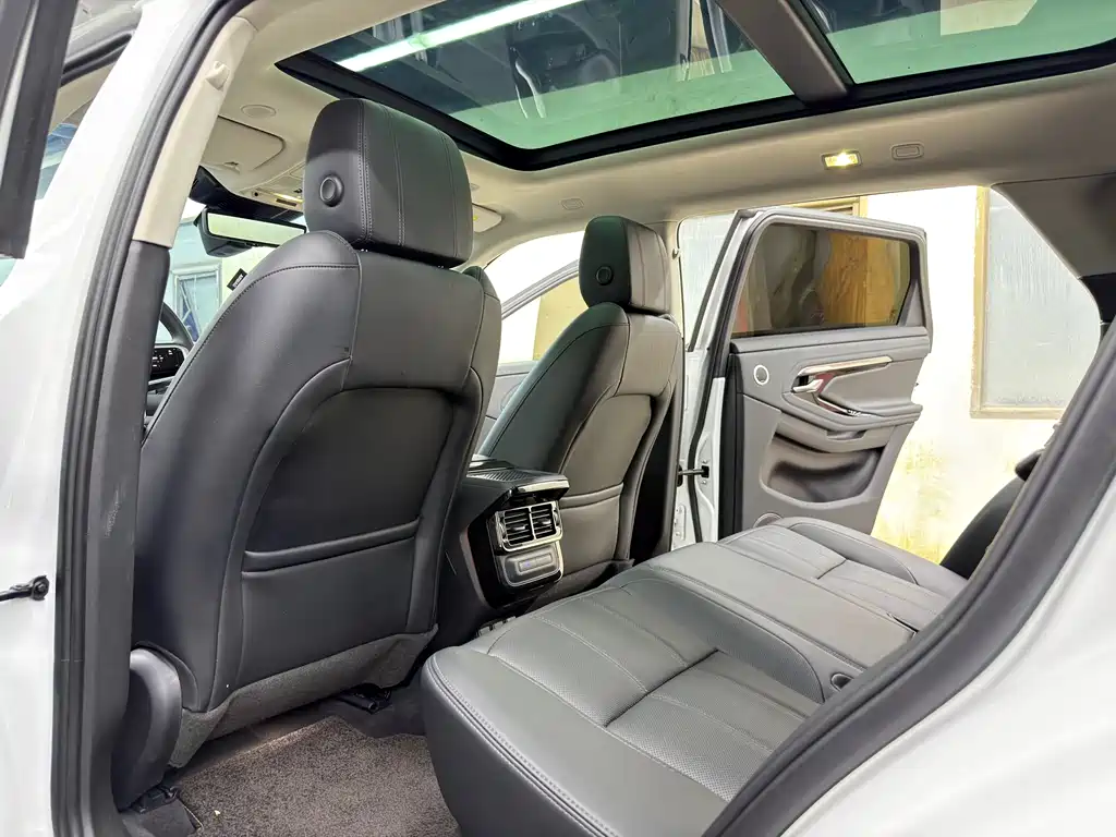 Land Rover Evoque 2023 — фото 9