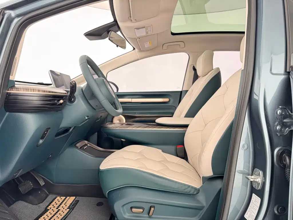 Baojun Clouds 2023